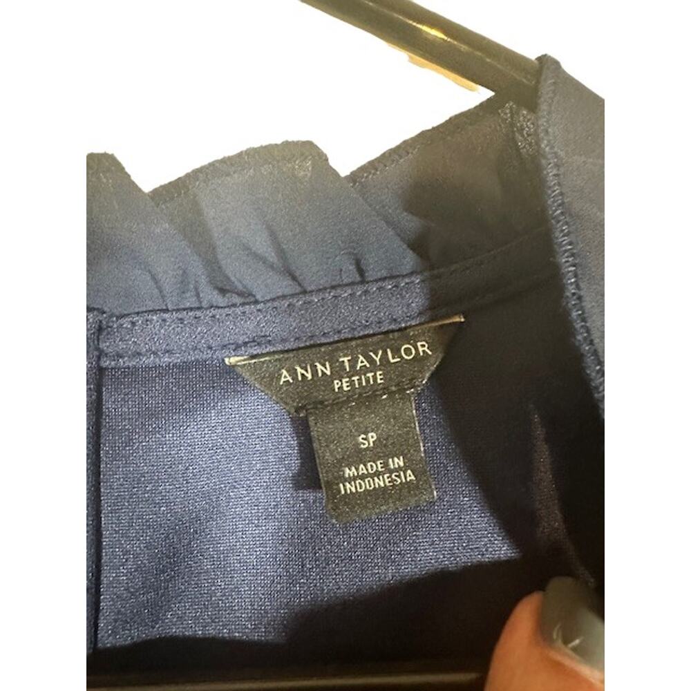 Ann Taylor Navy Blue Scalloped Neck Long Sleeve Dressy Blouse Women Sz SP - Picture 6 of 9